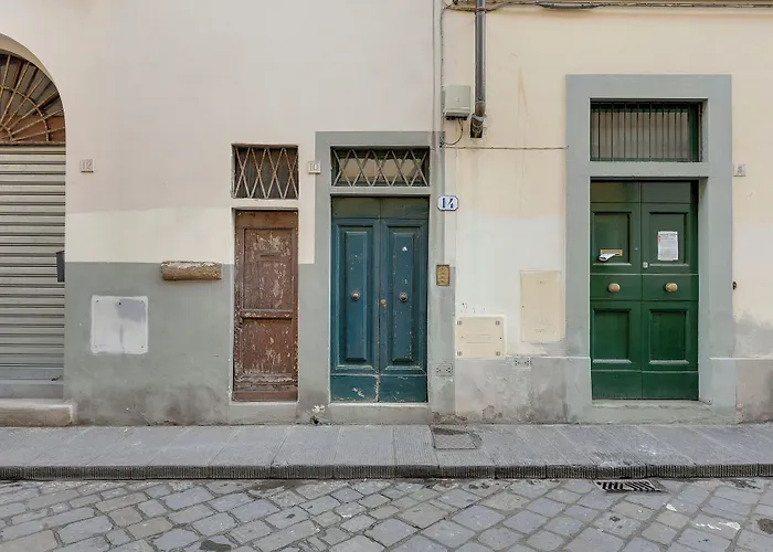 Maddalena Apartment By Mamo Florence